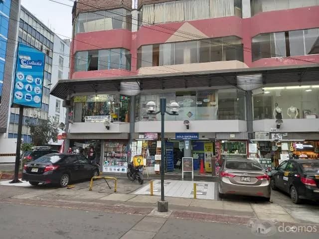 EN VENTA LOCAL COMERCIAL EN MIRAFLORES — foto 2