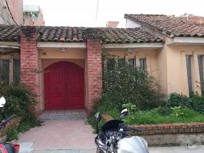 VENTA DE CASA COMO TERRENO COMERCIAL