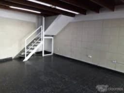 Alquilo local en zona comercial Santa Catalina - La Victoria