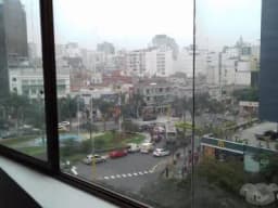 HERMOSA OFICINA CON VISTA A PARQUE KENNEDY