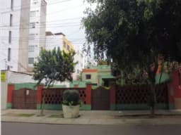 VENTA TERRENO 743 Mt2 en el corazon de Miraflores - TRATO DIRECTO DUEÑOS