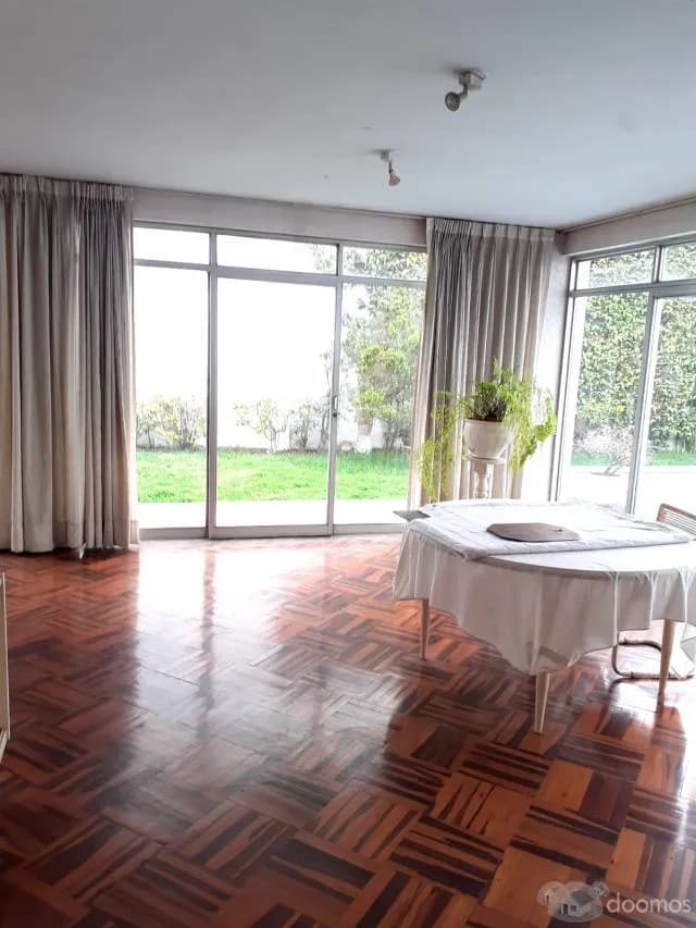 VENTA DE HERMOSA CASA DE 4 DORMITORIOS Y PISCINA — foto 2