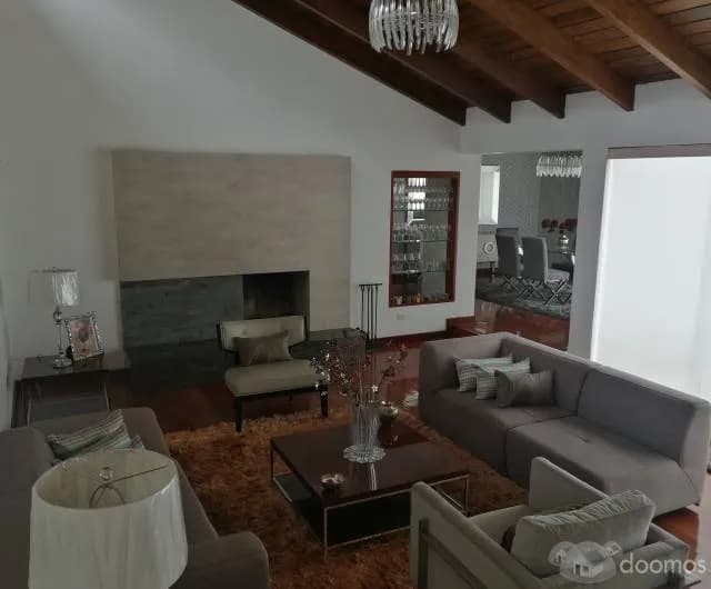 VENDO HERMOSA CASA EN EXCLUSIVA ZONA DE LA MOLINA — foto 5