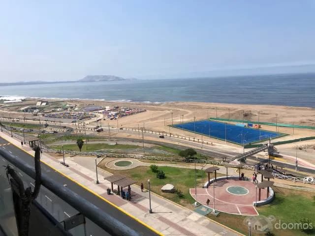 Vista Panorámica al Mar y Frente a Parque — foto 2
