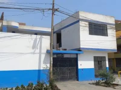 VENDO CASA DE 2 PISOS EN ESQUINA