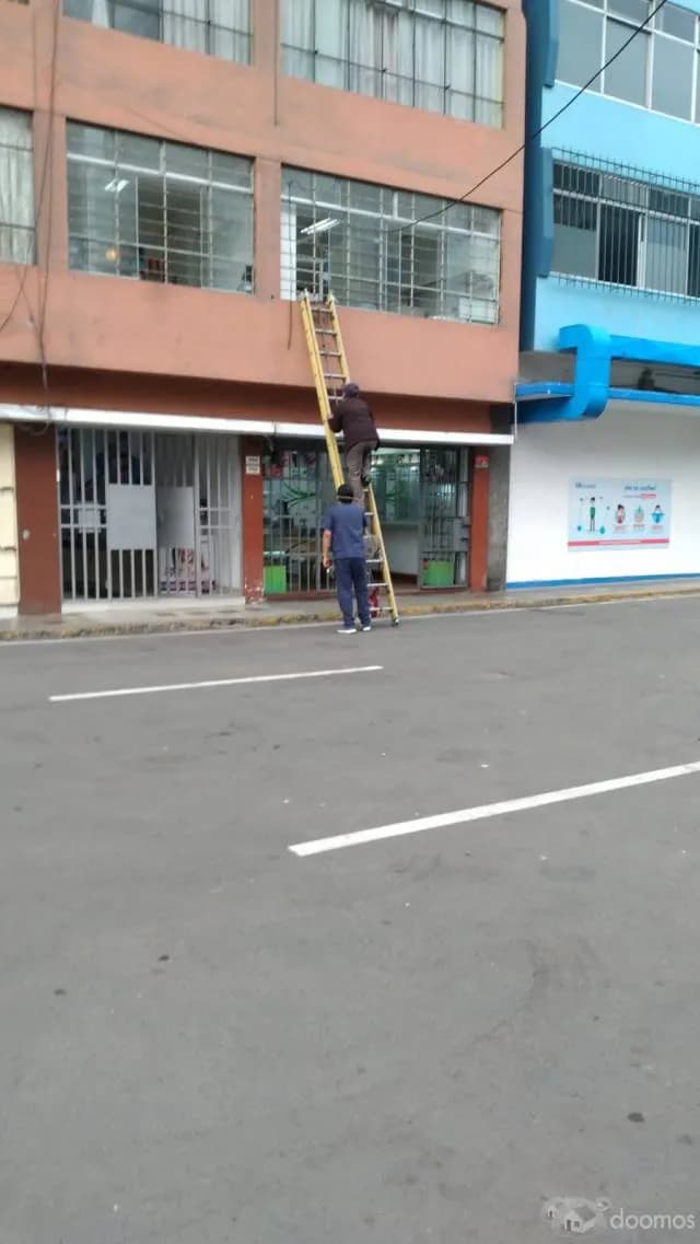 Local comercial al costado del Es Salud — foto 4