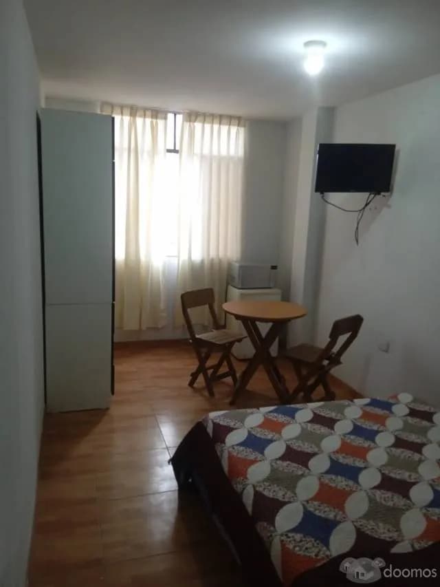 ALQUILO HABITACION AMOBLADA-COCHERA HUACHO — foto 1