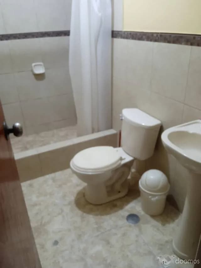 ALQUILO HABITACION AMOBLADA-COCHERA HUACHO — foto 4