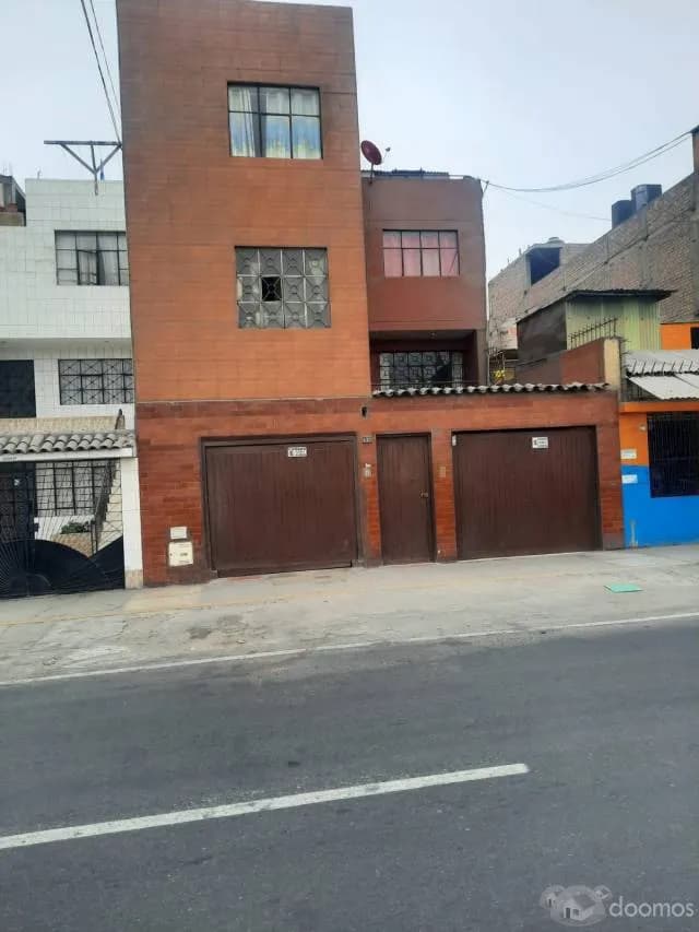 VENTA CASA EN PLENA AVENIDA MALECON CHECCA — foto 1