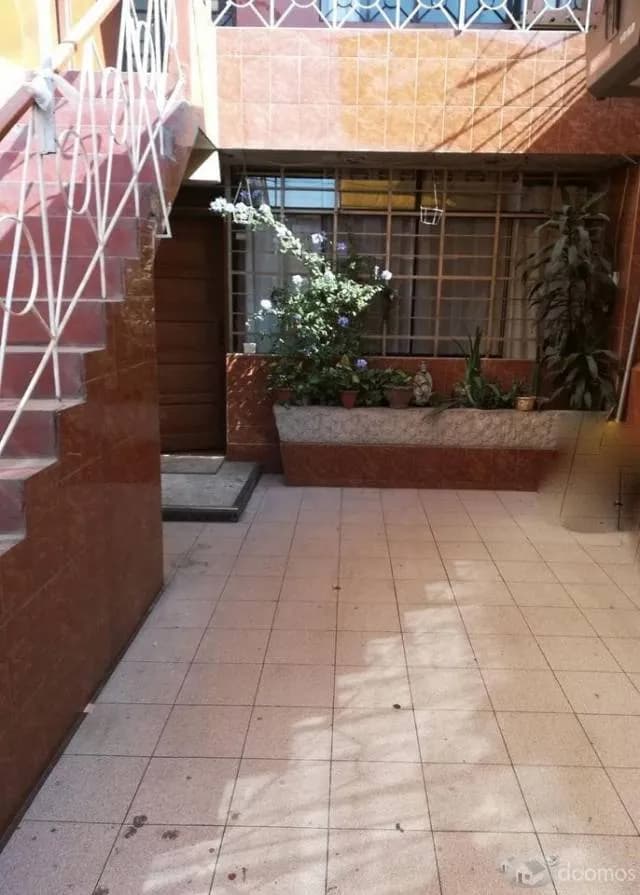 VENTA CASA EN PLENA AVENIDA MALECON CHECCA — foto 3
