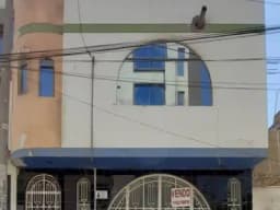 SE VENDE CASA EN URBANIZACIÓN MIRAFLORES - CHICLAYO, A UNA CUADRA DEL MALL AVENTURA.