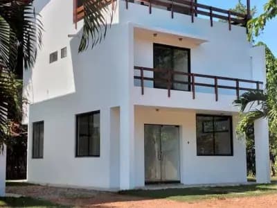 ALQUILER DE CASA EN CONDOMINIO