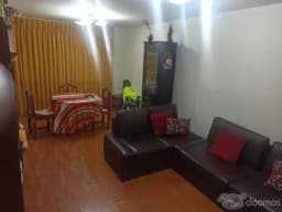Alquilo amplia habitación en departamento