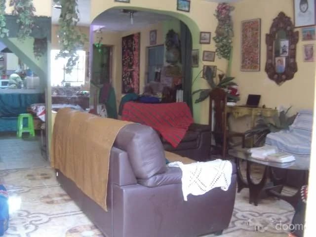 casa comercial 3 pisos - 2 departamentos - zona comercial  - $ 100. — foto 2