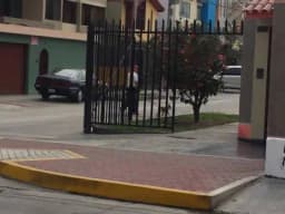 dpto buena zona frente a un lindo parque