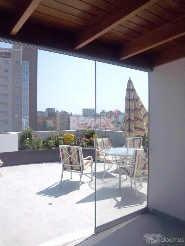DUPLEX PENTHOUSE A 3 CUADRAS DE LARCOMAR 260m2 3 dor — foto 2