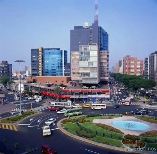 LOCAL COMERCIAL — foto 1