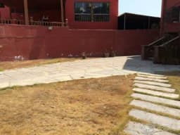 VENDO O ALQUILO MUY BUEN LOCAL COMERCIAL FRENTE A PARQUE EN MIRAFLORES