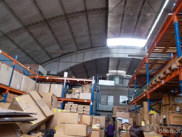 SE VENDE LOCAL INDUSTRIAL — foto 1