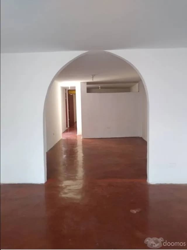 Alquiler de Departamento Amplio en 2do Piso — foto 1