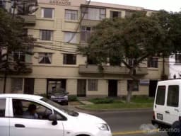 Dpto. remodelado en lí,mite Miraflores - San Isidro