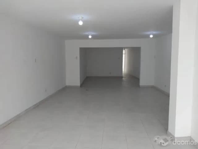 EN VENTA AMPLIO LOCAL DE 120 M2 EN RIMAC — foto 3