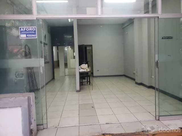 ALQUILER DE LOCAL COMERCIAL BIEN UBICADO. — foto 2