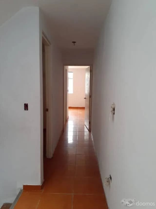 CASA DE 3 PISOS — foto 1