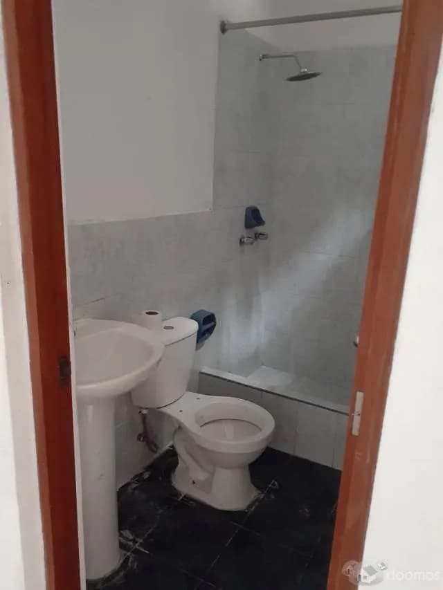 CASA DE 3 PISOS — foto 2
