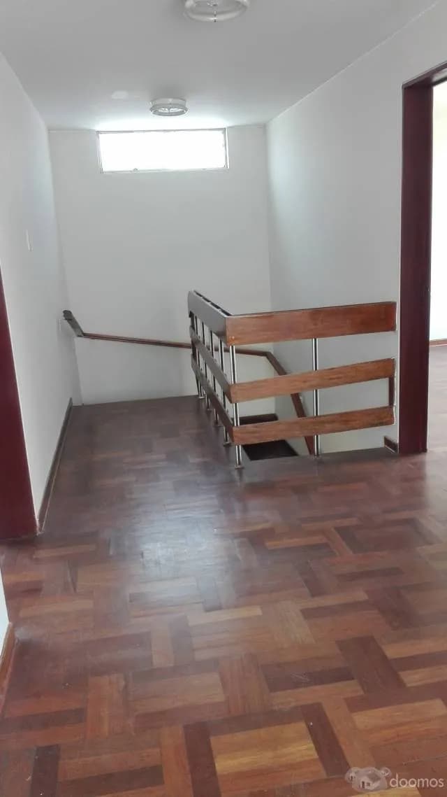 VENDO CASA 2 PLANTAS EN MIRAFLORES, URB. BENAVIDES — foto 13