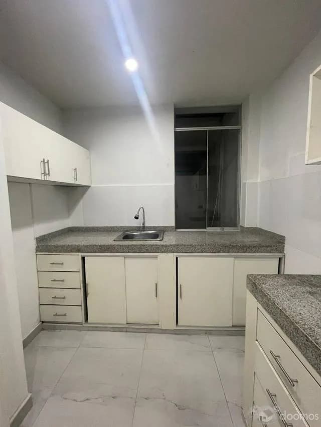 ALQUILER DE LOCAL COMERCIAL AVENIDA DOMINICOS 2DO PISO — foto 2