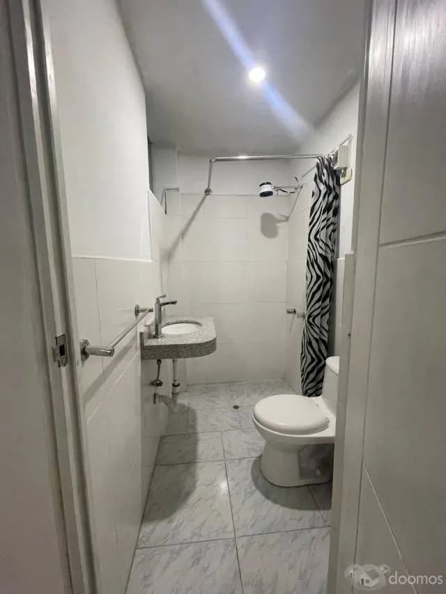 ALQUILER DE LOCAL COMERCIAL AVENIDA DOMINICOS 2DO PISO — foto 8