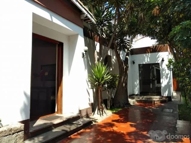 Venta de casa a precio de terreno San Isidro 662m2 — foto 1