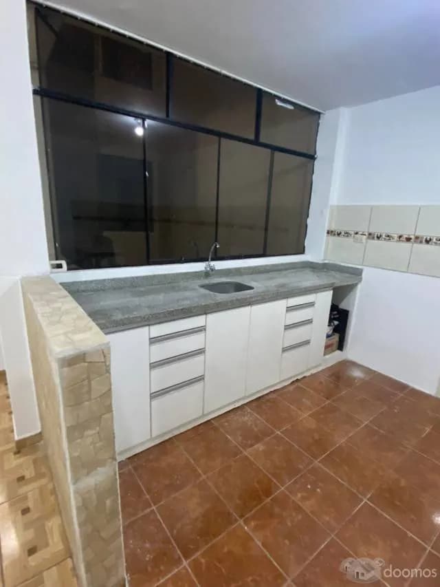 Vendo Amplio Departamento en Urb. La Alborada COMAS. — foto 2