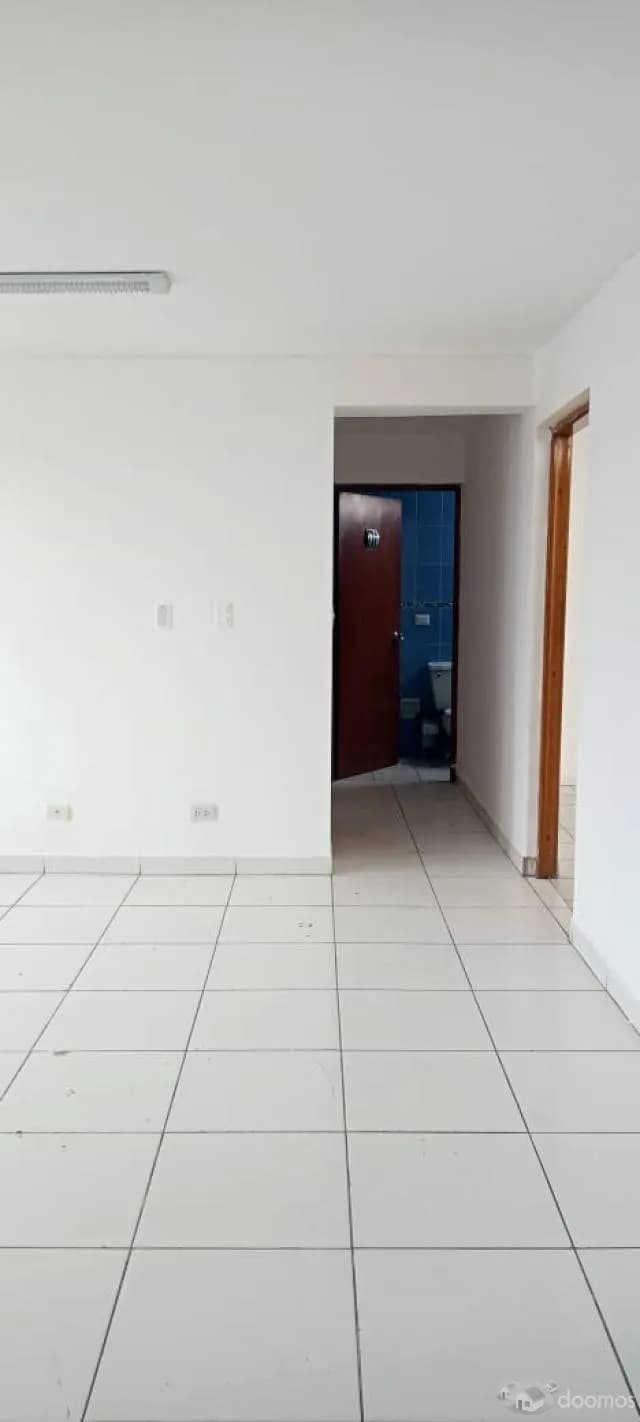 ALQUILO IMPECABLE OFICINA EN SURCO — foto 5