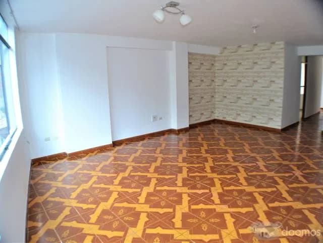 Amplio departamento con excelente ubicación en Venta — foto 7