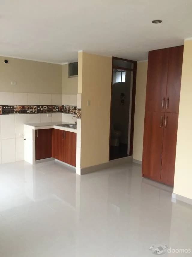 Alquilo Mini deparatamento Urb. Zarate SJL Lima 993022354 — foto 2