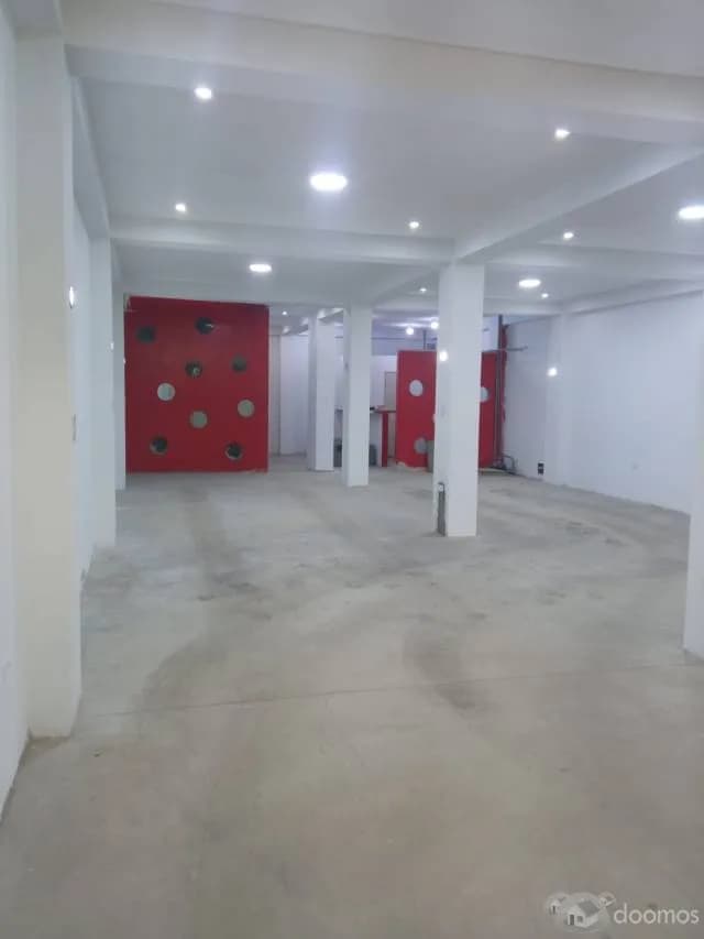 ALQUILER DE LOCAL COMERCIAL 160MT2 — foto 1