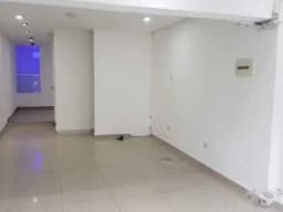 Alquilo Amplio local comercial 90m2 frente a plaza san miguel