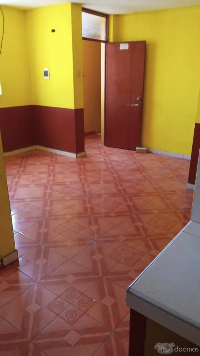 Se vende casa 4 de pisos, compartida en departamentos — foto 3