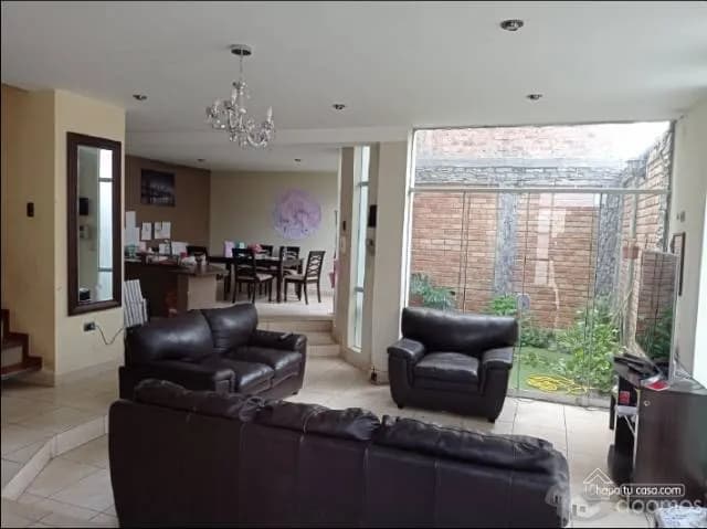 Se vende Casa - Urb. Los Docentes — foto 1