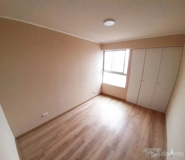 Alquilo bonito y amplio departamento — foto 8