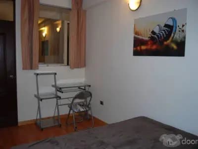 Alquilo HABITACIONES amobladas de estreno para personas solas