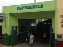 Venta de puesto de 2 pisos en Mercado N° 3 de Breña
