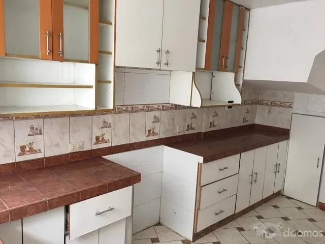 ALQUILER DE CASA DE 2 PISOS - COMAS — foto 4
