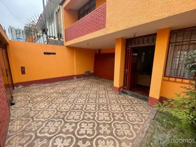 Venta de Casa 2 pisos a 1 cdra de Parque 200 Millas — foto 1