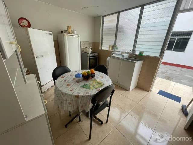 Venta de Casa 2 pisos a 1 cdra de Parque 200 Millas — foto 3