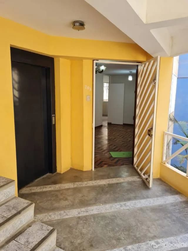 VENTA DE DEPARTAMENTO EN PLENO CENTRO DE  CHICLAYO, SEMIAMOBLADO — foto 1