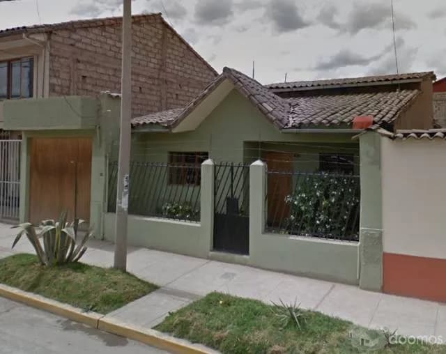 Casa - Como terreno - En Venta — foto 1