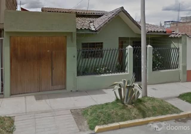 Casa - Como terreno - En Venta — foto 3